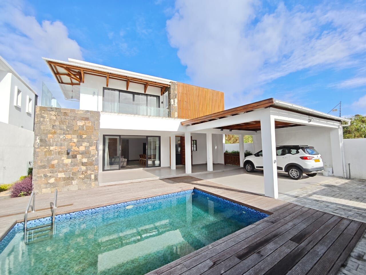 FOR RENT – 5-BEDROOM VILLA WITH EN-SUITE BATHROOMS | TROU AUX BICHES - NORTH – Trou aux Biches