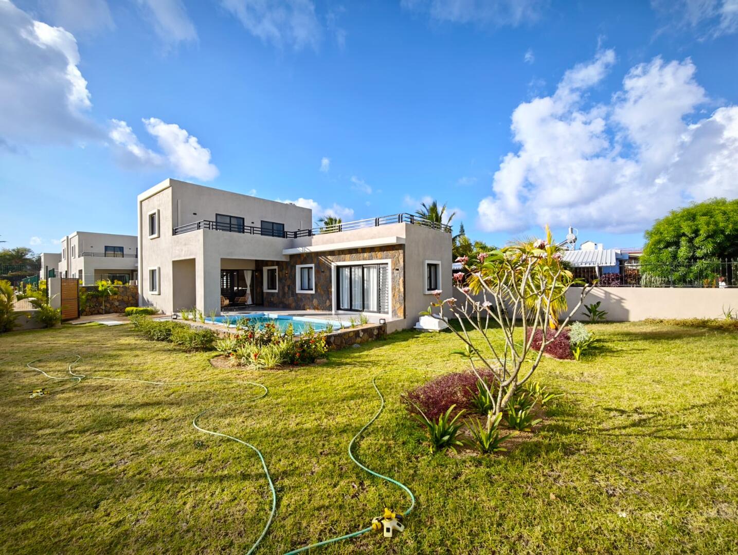 For Rent - 3 Bedroom Villa with Private Pool and Garden – Calodyne