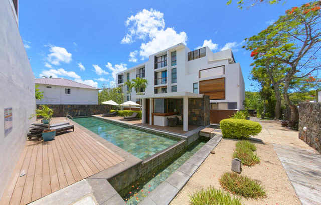ONE BEDROOM APARTMENT ACCESSIBLE TO FOREIGNERS WITH SEA ACCESS IN MON CHOISY - – Mont Choisy