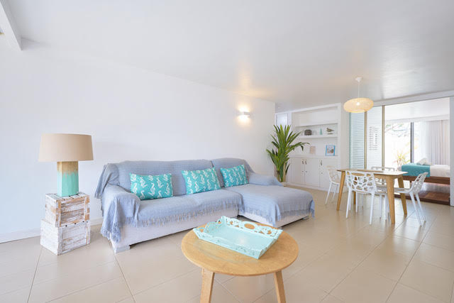 ONE BEDROOM APARTMENT ACCESSIBLE TO FOREIGNERS WITH SEA ACCESS IN MON CHOISY - – Mont Choisy