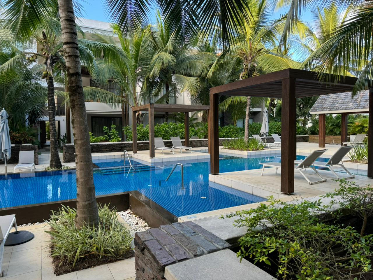 3 BEDROOM APARTMENT ACCESSIBLE TO FOREIGNERS ON THE MON CHOISY GOLF COURSE AND WITHIN WALKING DISTANCE OF THE BEACH – Mont Choisy
