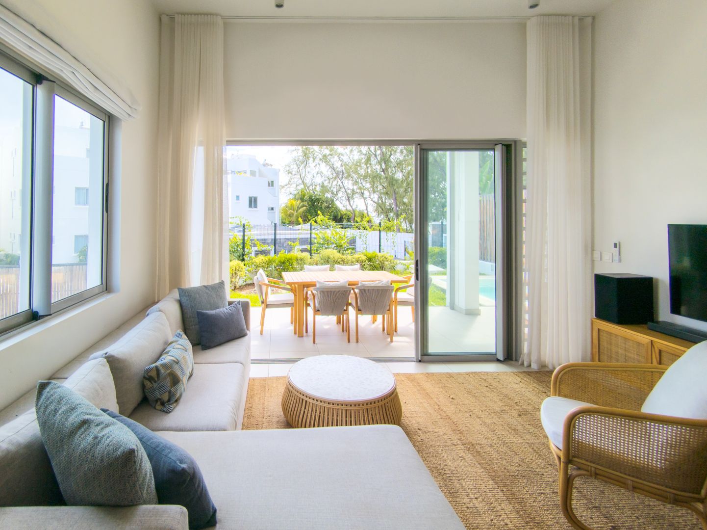 APARTMENT WITH 3 BEDROOM GARDEN BY THE WATER FOR RENT IN GRAND GAUBE - NORTH – Grand Gaube