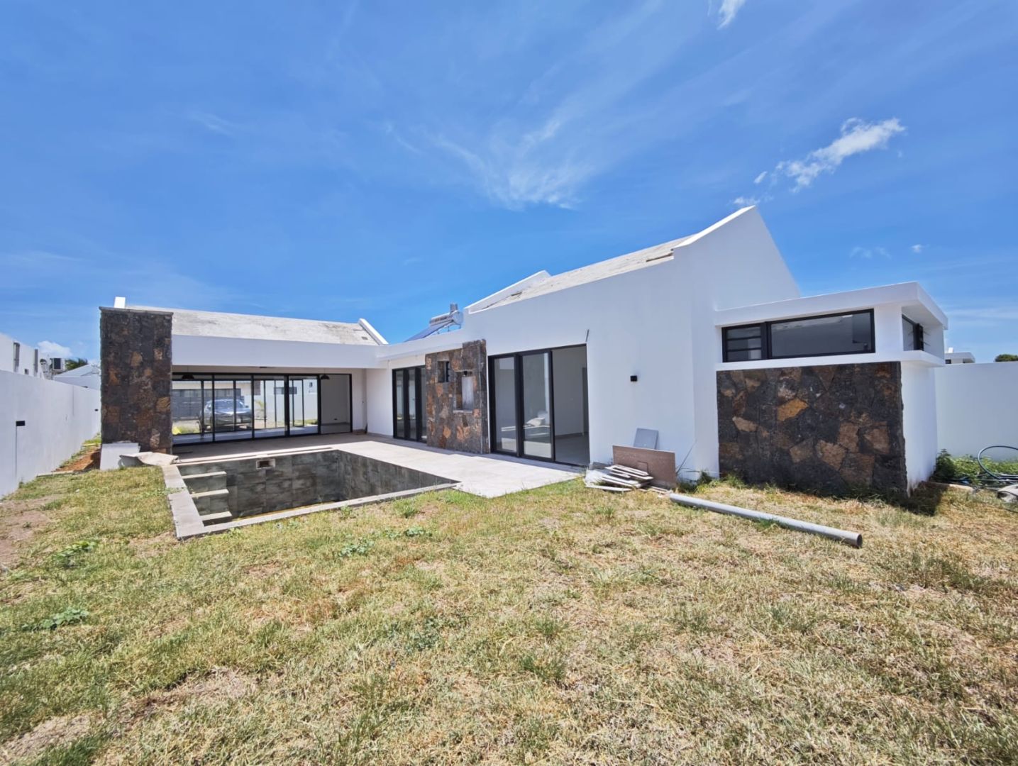 SINGLE-STOREY VILLA WITH 3 ENSUITE BEDROOMS FOR SALE IN MONT MASCAL - NORTH – Mont Mascal