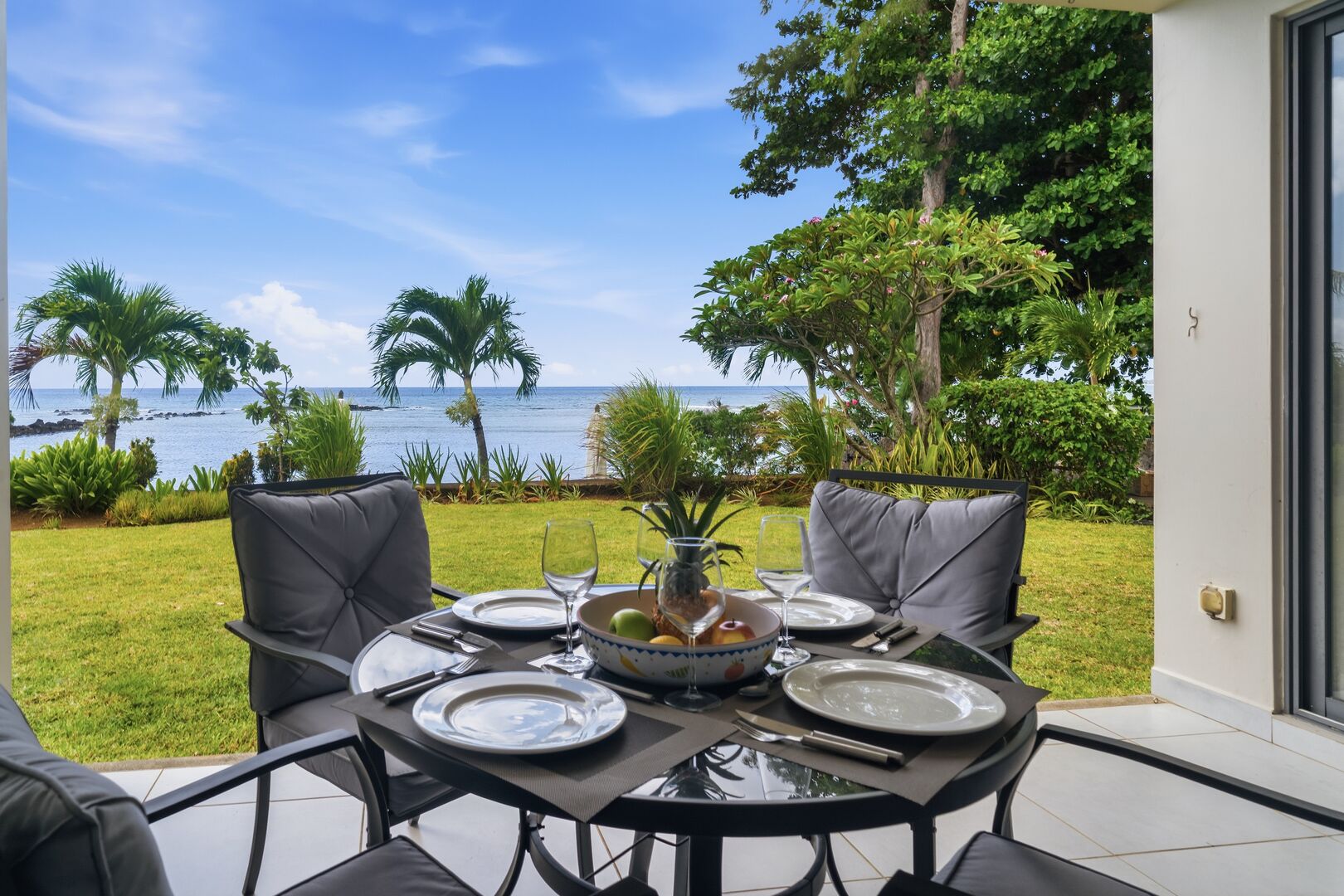 FOR RENT – BEACHFRONT 3-BEDROOM APARTMENT – TROU AUX BICHES - NORTH – Trou aux Biches