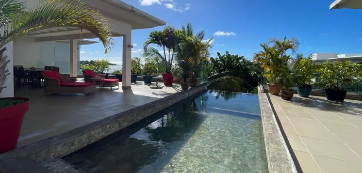 LUXURY PENTHOUSE IN AZURI – SEA VIEW – FOREIGNERS ELIGIBLE – Haute Rive