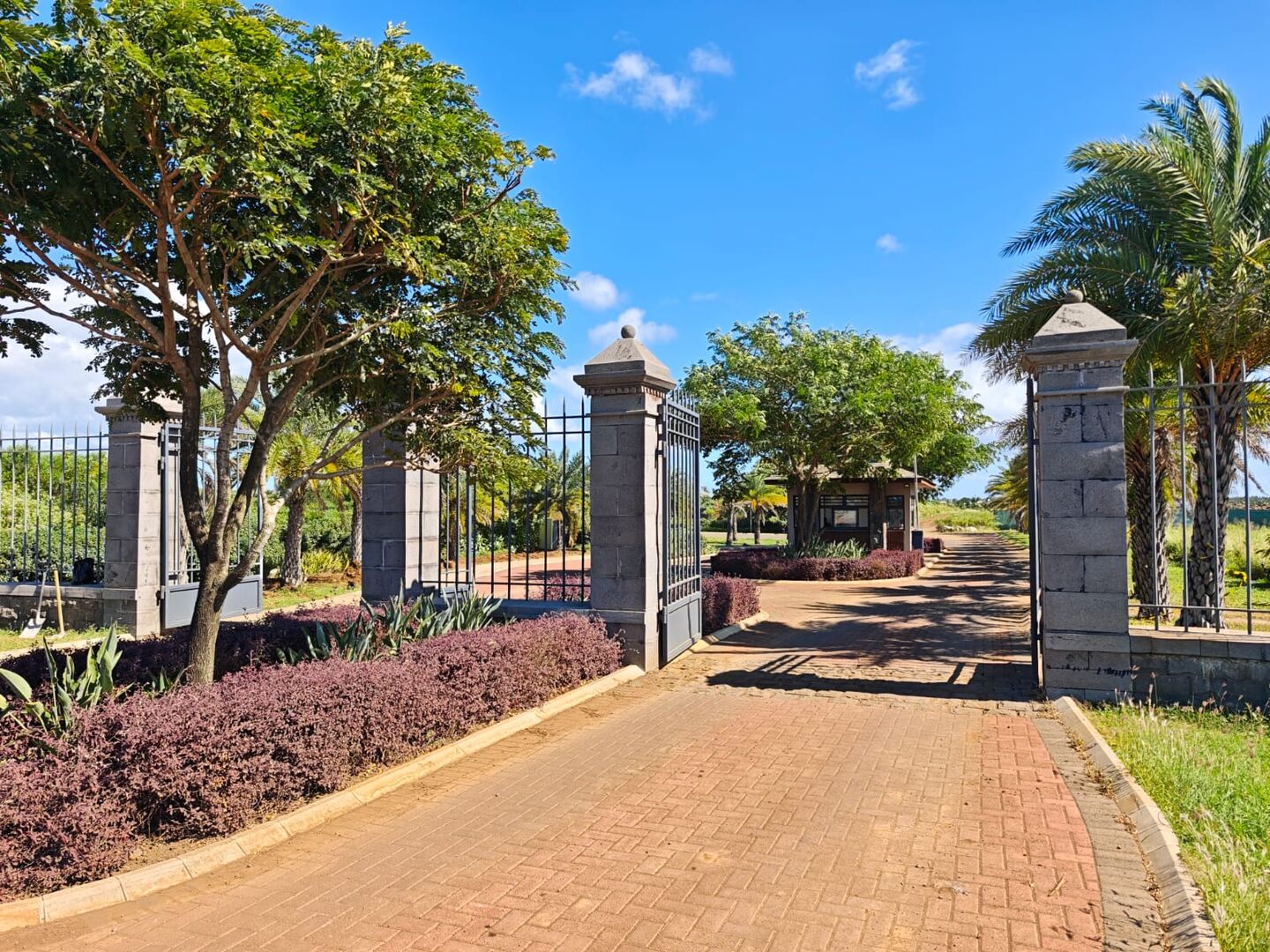 FOR SALE – IRS PLOT – MONT CHOISY GOLF – NORTH – Mont Choisy