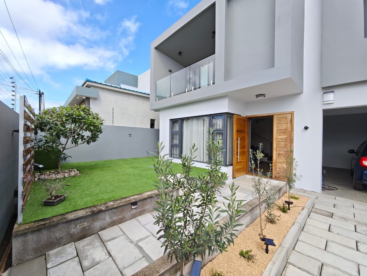 FOR RENT - VILLA IN GRAND BAIE - 3 BEDROOMS + OFFICE - NORTH – Grand Baie