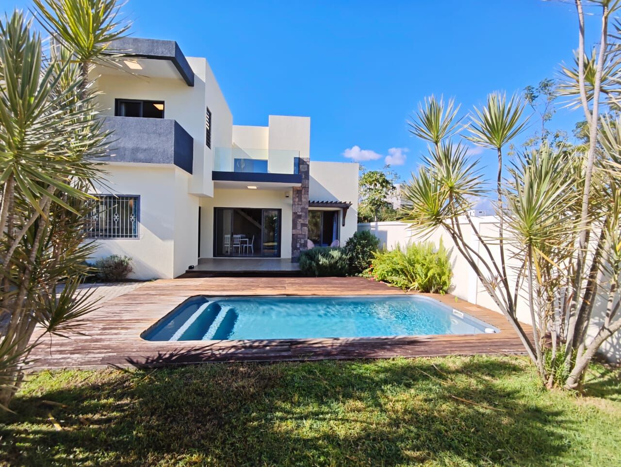 FOR RENT – 2-BEDROOM VILLA WITH EN-SUITE BATHROOMS IN GRAND BAIE - NORTH – Grand Baie