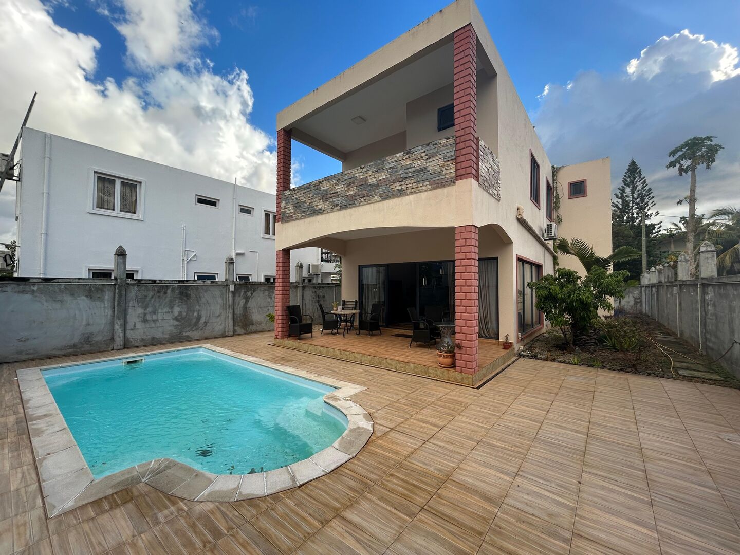 FOR RENT – 3 BEDROOM VILLA WITH ENSUITE BATHROOMS AND PRIVATE POOL - POINTE AUX PIMENTS – Pointe aux Piments