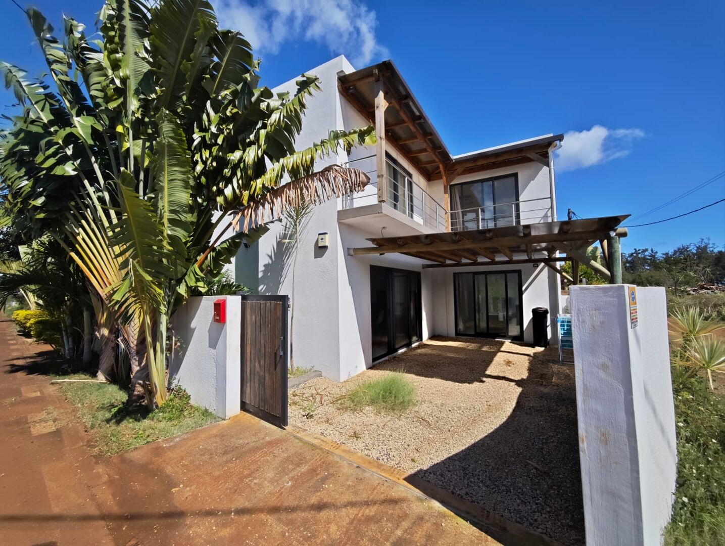 FOR RENT – 3-BEDROOM HOUSE IN POINTE-AUX-PIMENTS - NORTH – Pointe aux Piments