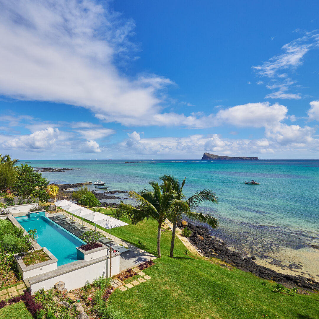 FOR RENT – 3-BEDROOM APARTMENT WITH SEA VIEW AND BEACH ACCESS | CAP MALHEUREUX – Cap Malheureux