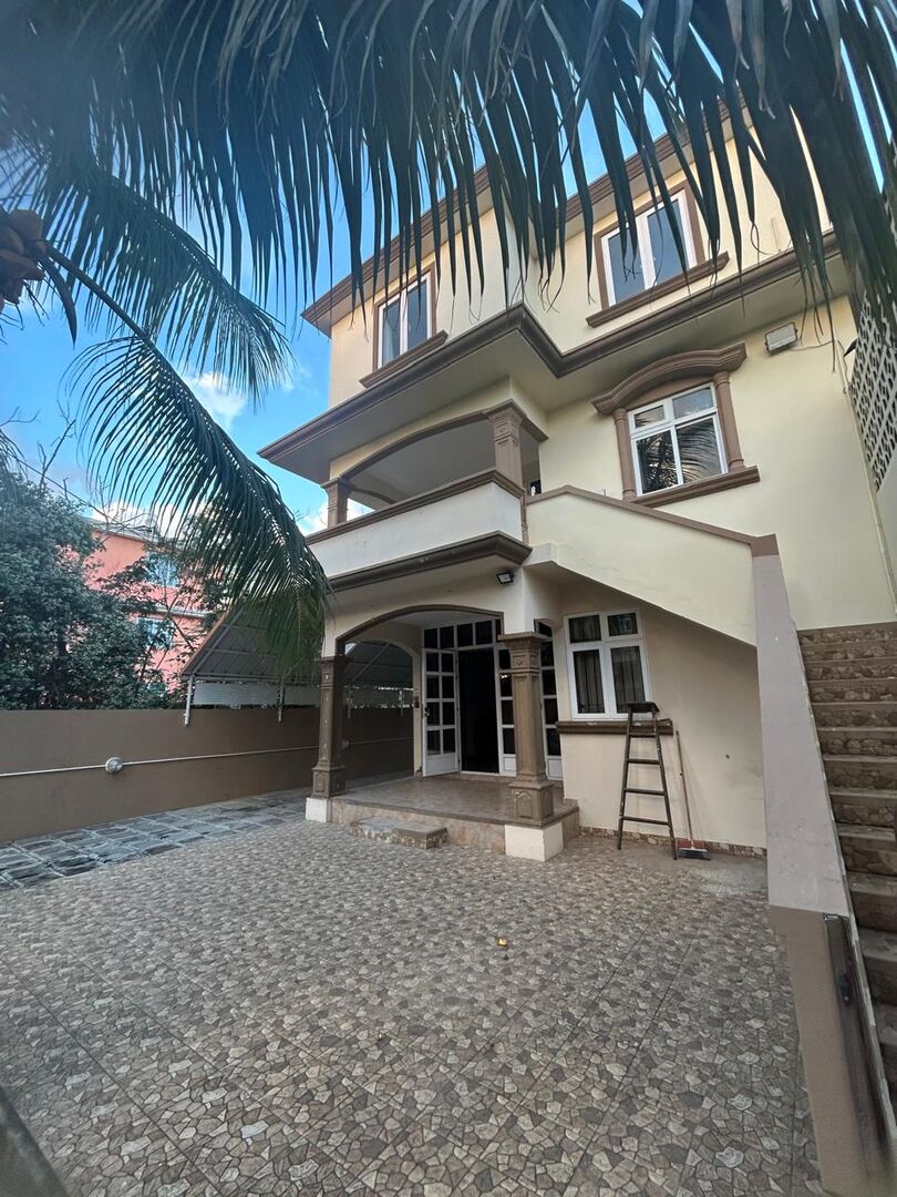 FOR RENT – FURNISHED 2-BEDROOM APARTMENT – GRAND BAIE – Grand Baie