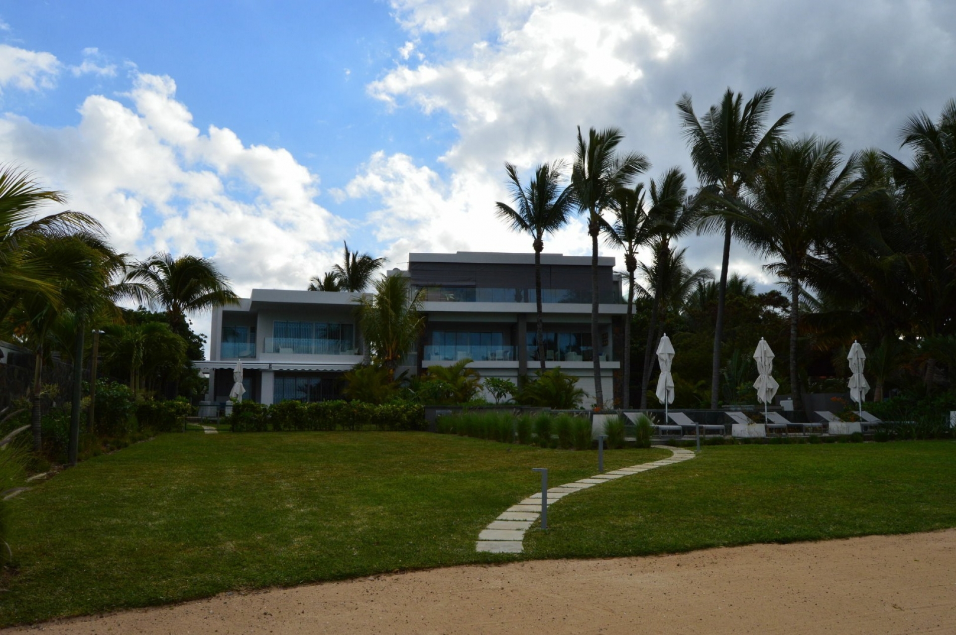 Un superbe appartement en bord de mer à Pointe aux Cannoniers