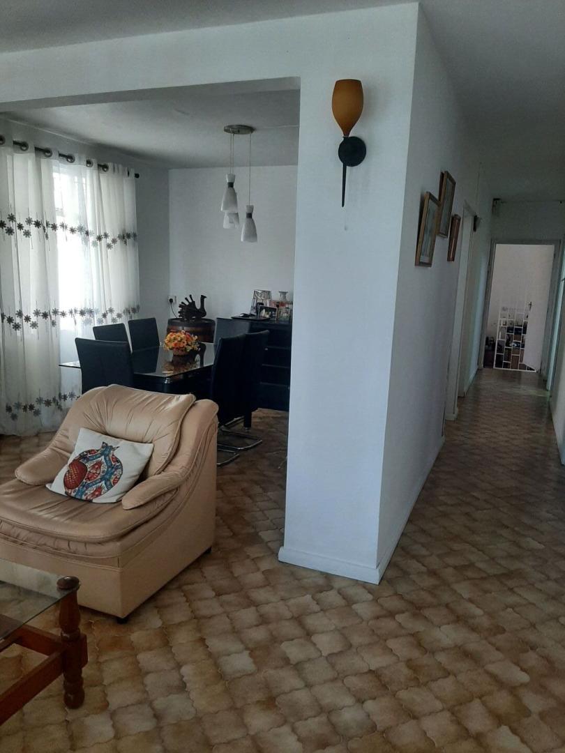 Maison à vendre à Petit Verger Moka avec 4 petits appartements.