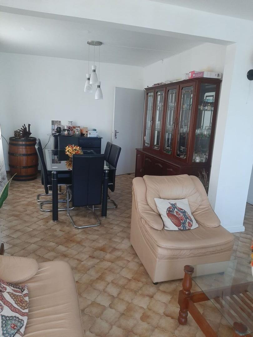 Maison à vendre à Petit Verger Moka avec 4 petits appartements.