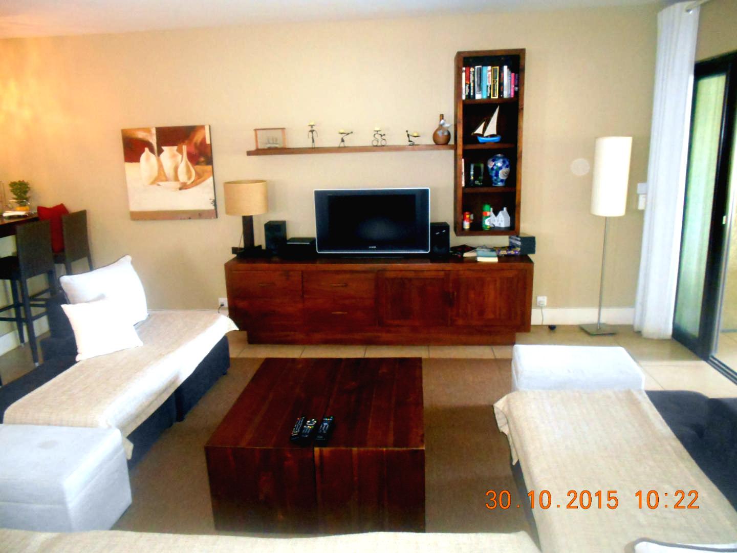 A  Vendre : Penthouse Pieds dans l'eau a Trou aux Biches