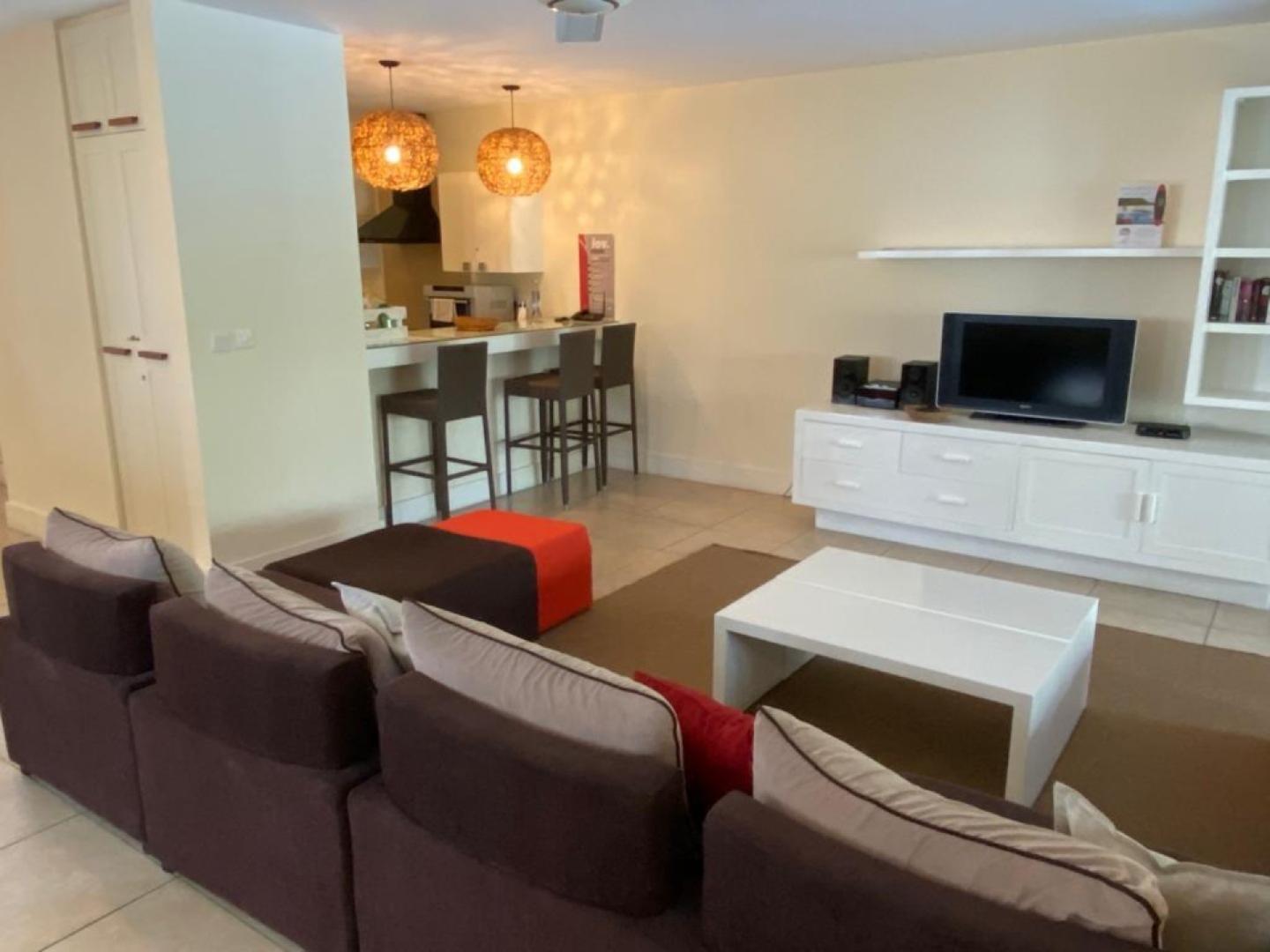 A  Vendre : Penthouse Pieds dans l'eau a Trou aux Biches