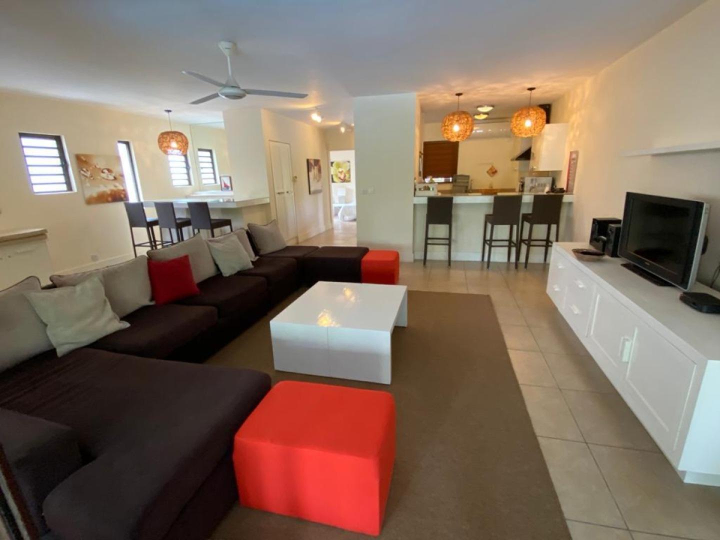 A  Vendre : Penthouse Pieds dans l'eau a Trou aux Biches