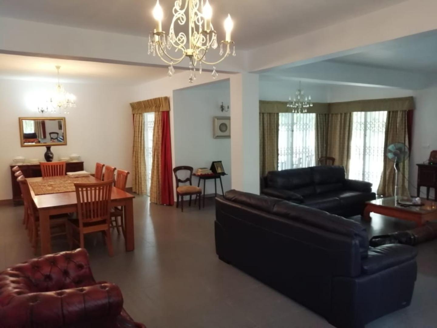 Charmante maison/villa contemporaine à vendre à St Antoine avec piscine.
