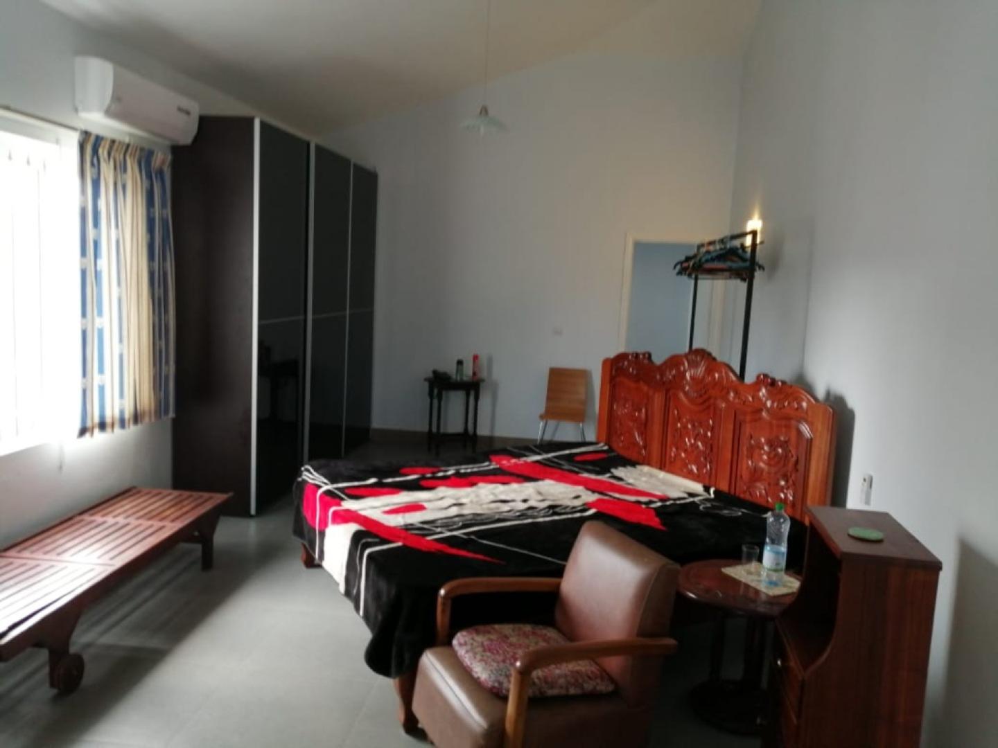 Charmante maison/villa contemporaine à vendre à St Antoine avec piscine.
