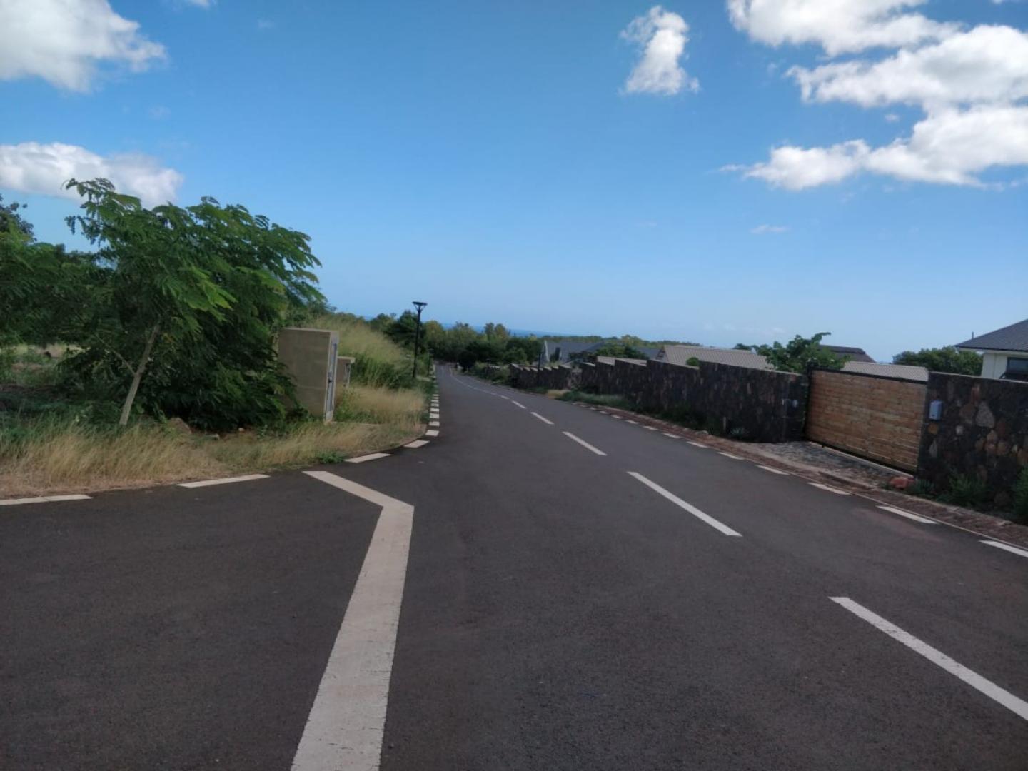 Terrain a Vendre de 33 perches dans un Morcellement fermé  à Petite Rivière Noire