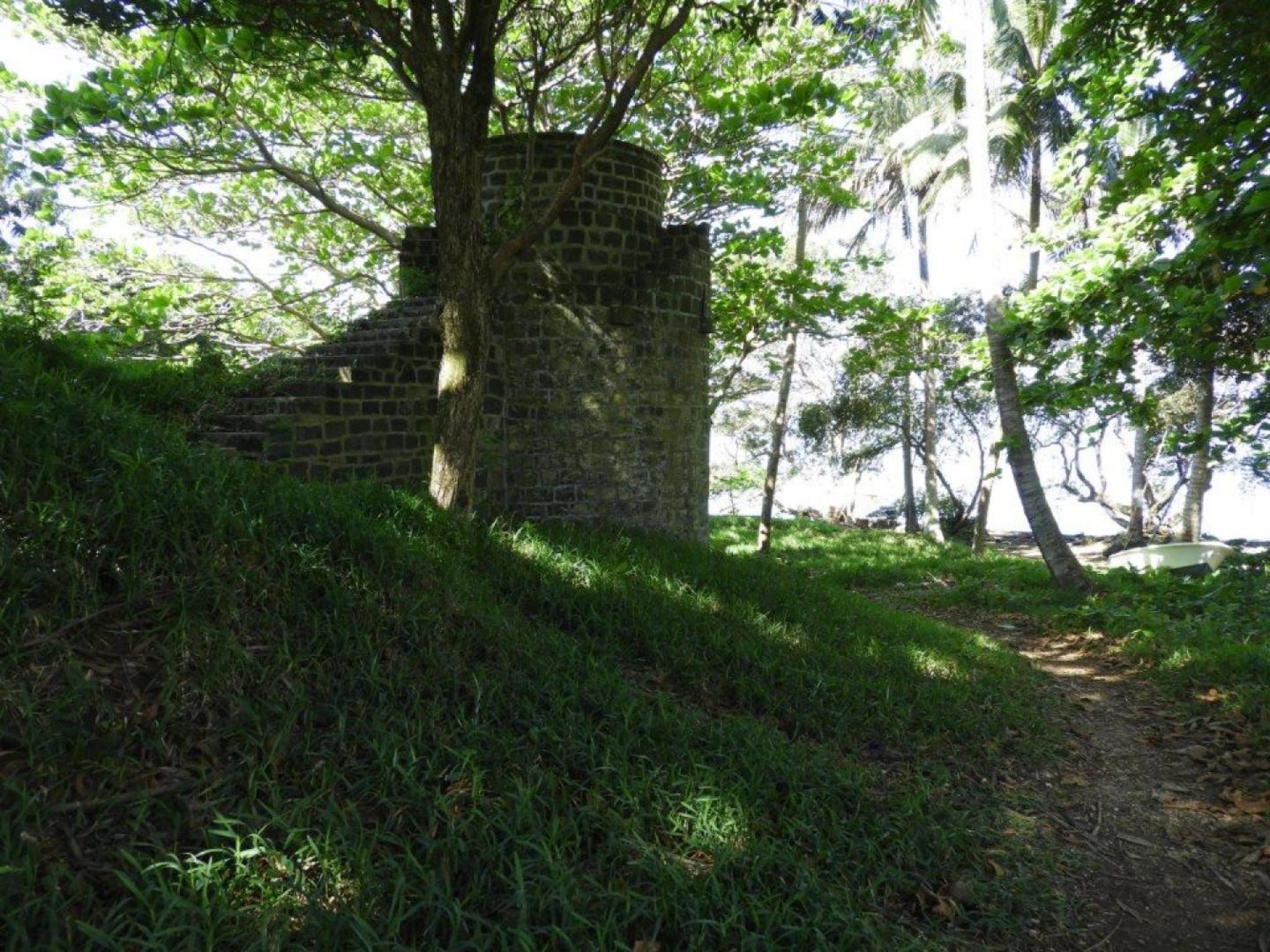 Terrain Pieds dans L'eau en toute propriété de 7,04 arpents à vendre à Petit Bel Air, Vieux Grand Port- Mahebourg