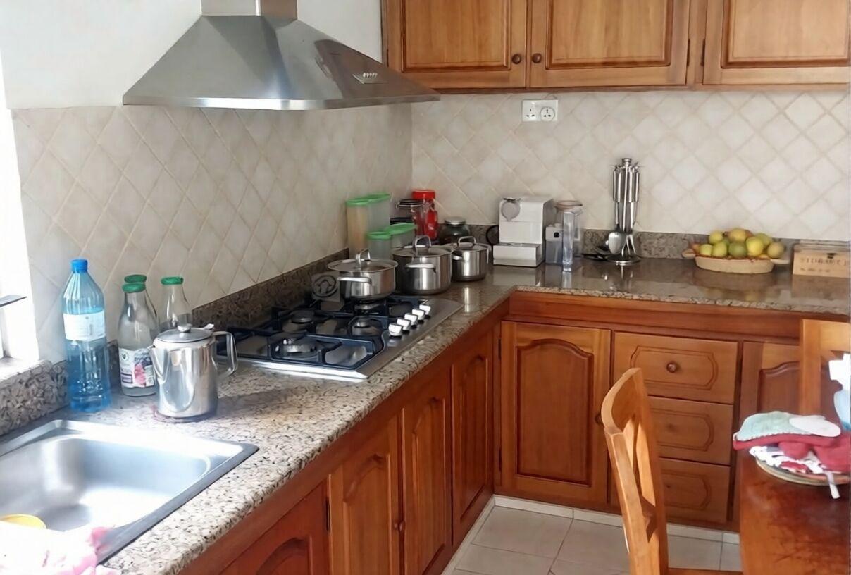 Maison à vendre à l'île Maurice – Propriété de 3 chambres avec grand jardin, showrooms et parking