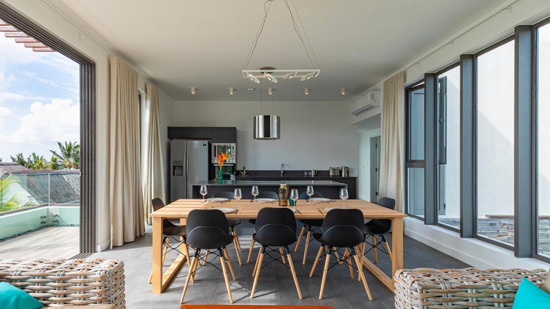 Penthouse en Bord de Mer à Vendre à Palmar | Vie de Luxe avec Accès Direct à une Plage de Sable Blanc