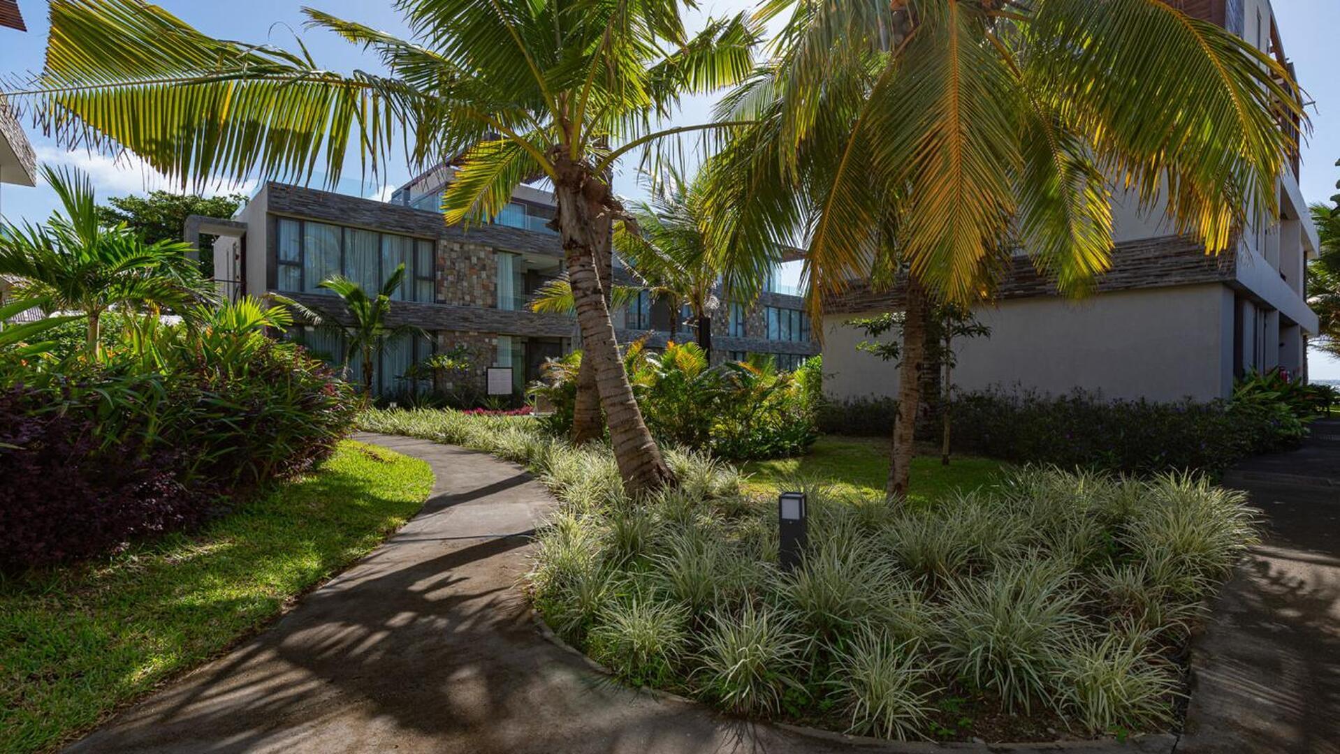 Penthouse en Bord de Mer à Vendre à Palmar | Vie de Luxe avec Accès Direct à une Plage de Sable Blanc