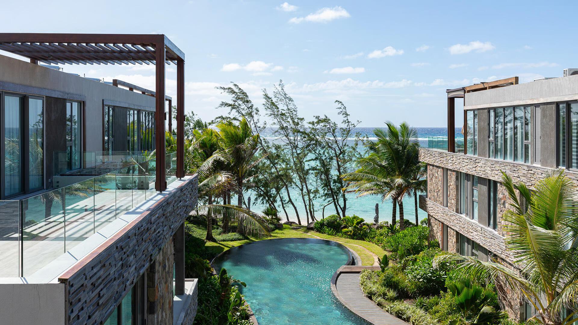 Penthouse en Bord de Mer à Vendre à Palmar | Vie de Luxe avec Accès Direct à une Plage de Sable Blanc