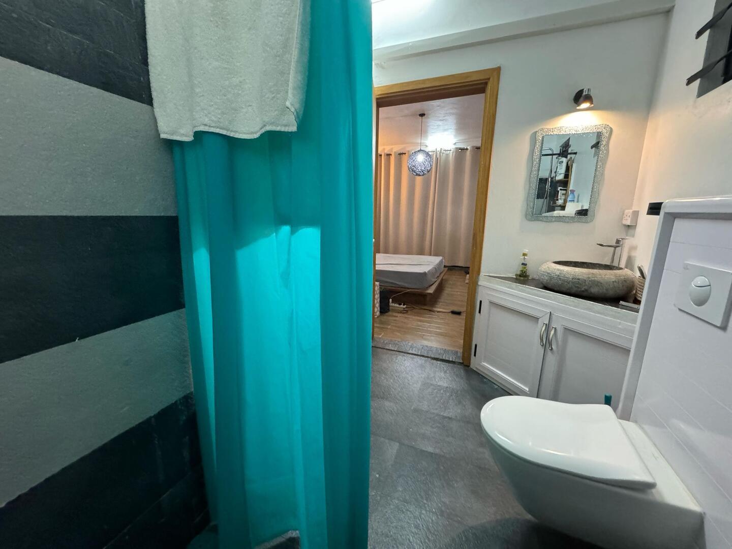 Villa Moderne de 3 Chambres à Vendre à Belle Mare au Morcellement Lakeview – Élégance et Sérénité en Bord de Lac