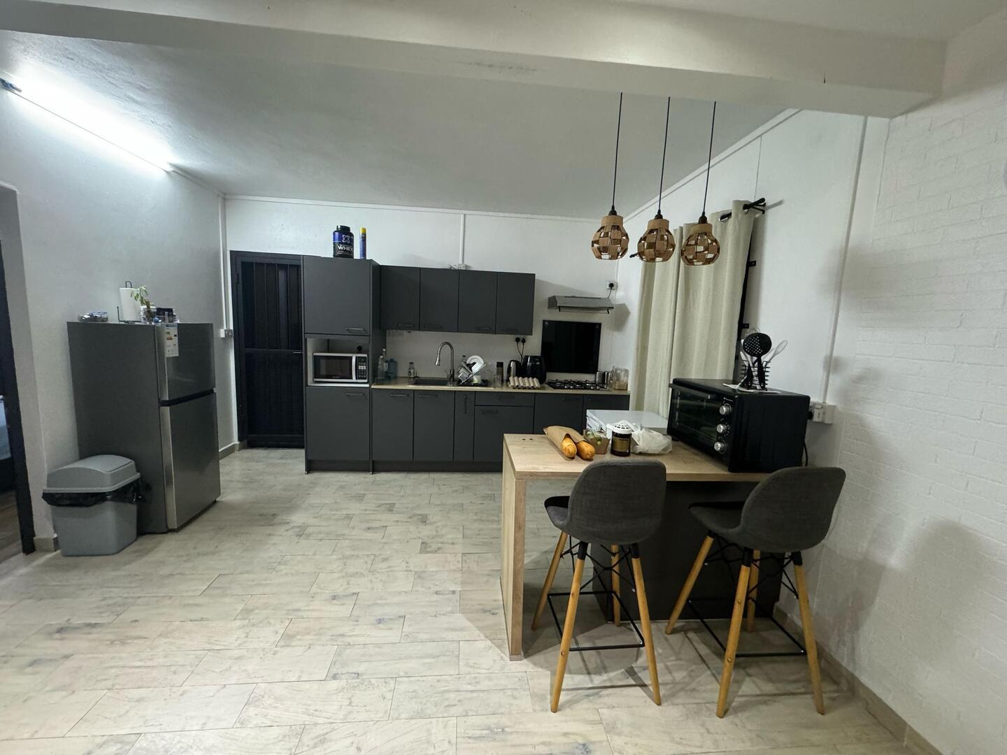 Villa Moderne de 3 Chambres à Vendre à Belle Mare au Morcellement Lakeview – Élégance et Sérénité en Bord de Lac