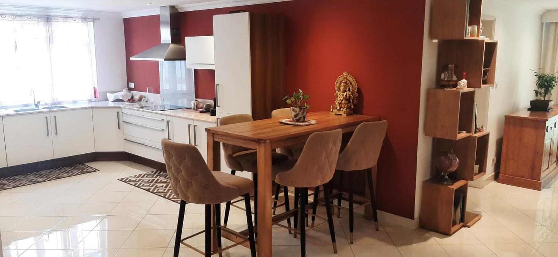 Penthouse à Vendre à Quatre Bornes – 350 m² de Luxe Moderne