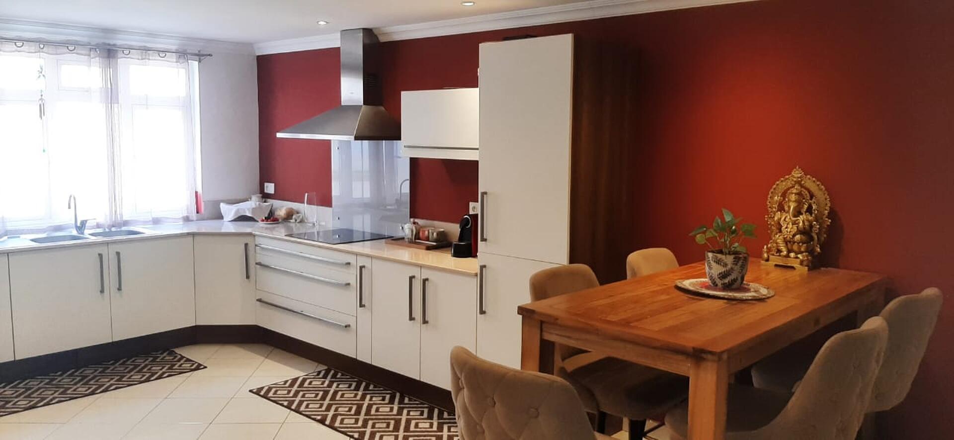 Penthouse à Vendre à Quatre Bornes – 350 m² de Luxe Moderne