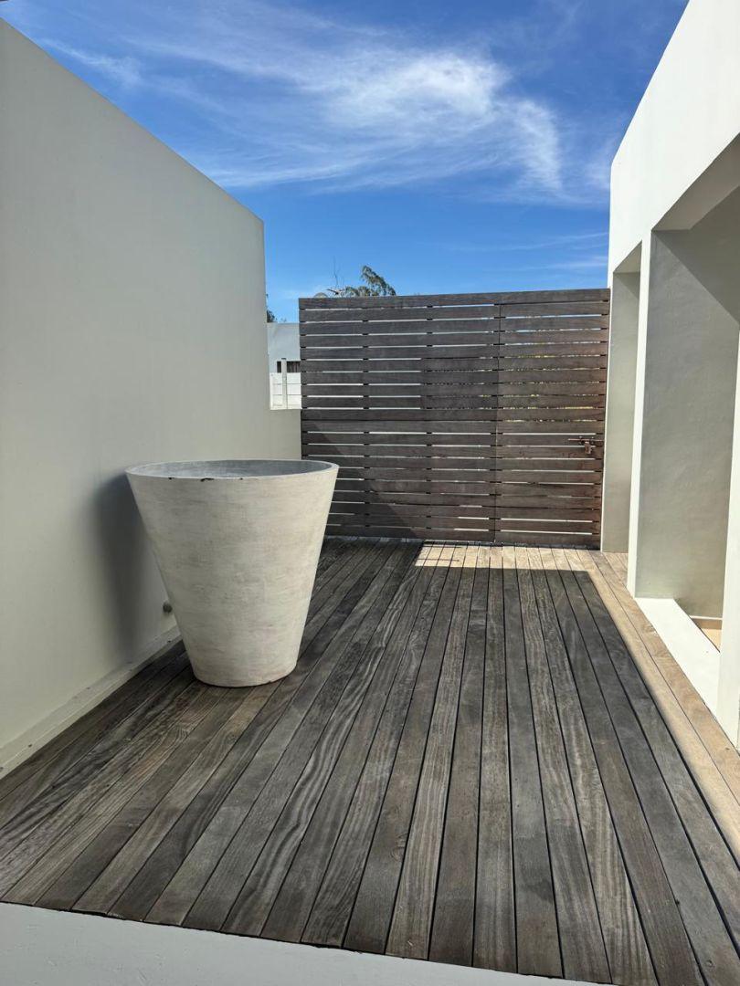 Penthouse en bord de mer à vendre – Pointe aux Piments