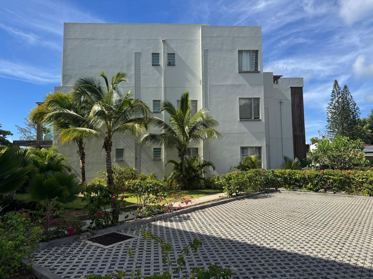 Penthouse en bord de mer à vendre – Pointe aux Piments