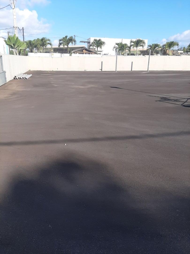 Immeuble Commercial d’Exception à Vendre à Pereybère – Forte Visibilité et Potentiel de Développement