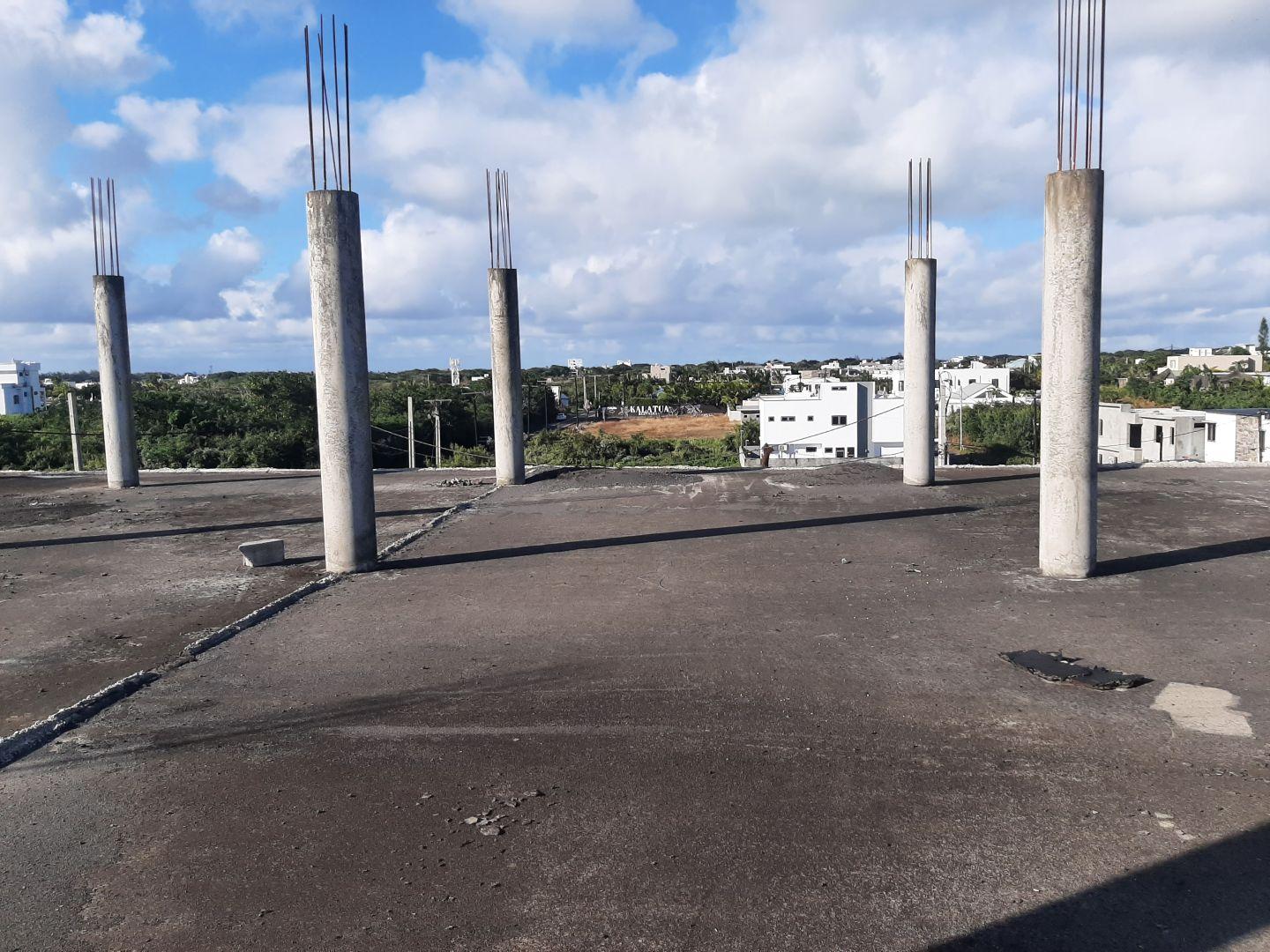 Immeuble Commercial d’Exception à Vendre à Pereybère – Forte Visibilité et Potentiel de Développement