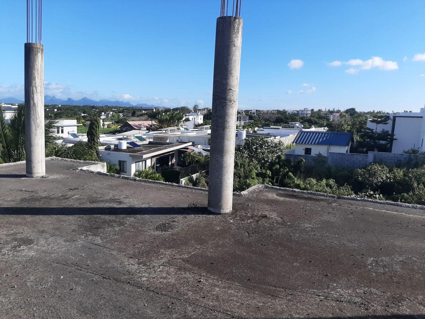Immeuble Commercial d’Exception à Vendre à Pereybère – Forte Visibilité et Potentiel de Développement