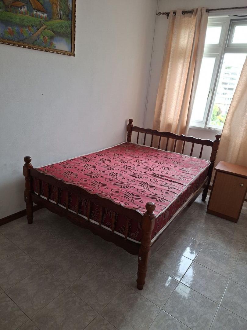 Appartement Meublé de 3 Chambres à Vendre au Centre de Quatre Bornes