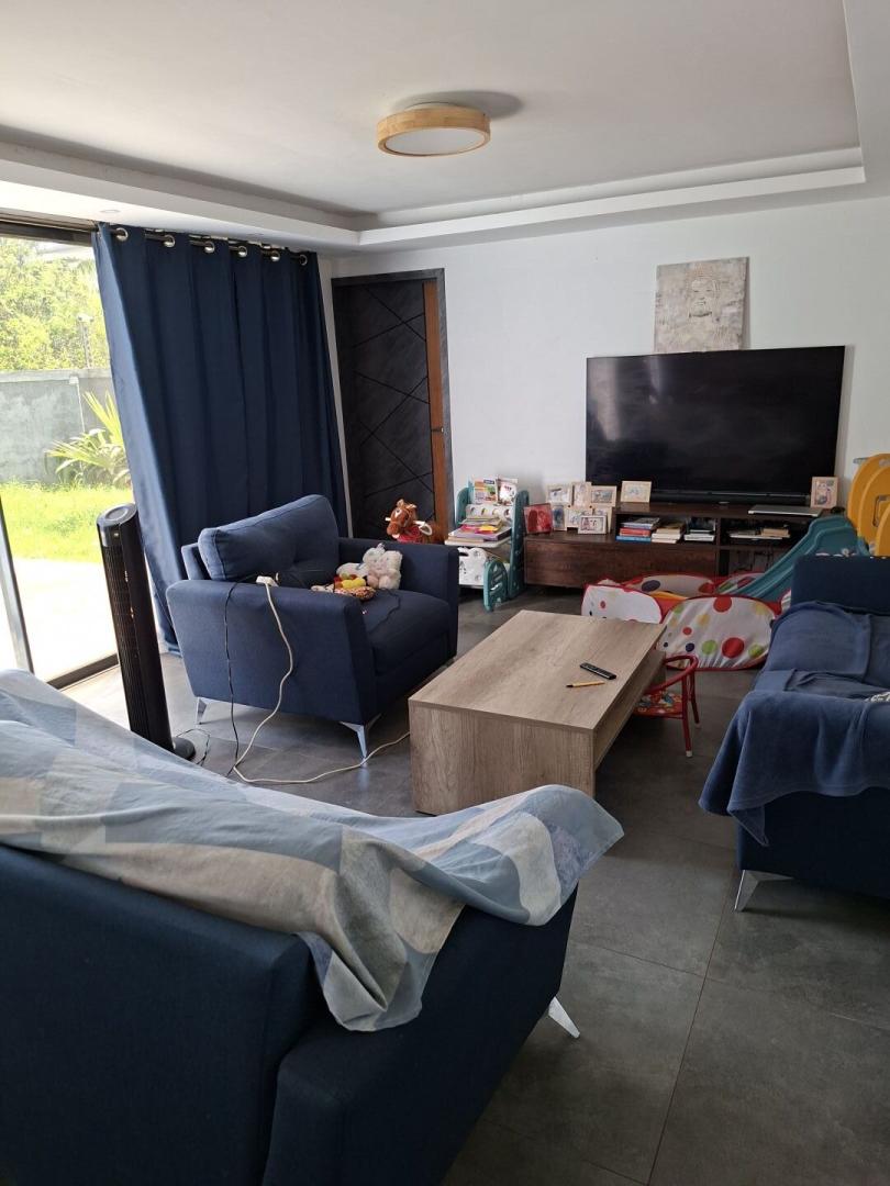 Maison à vendre à Calodyne – Propriété spacieuse de 3 chambres avec fort potentiel