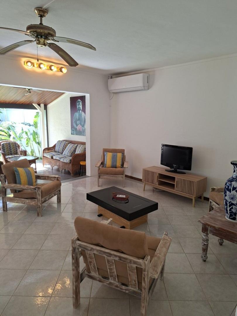 Duplex rénové de 3 chambres à vendre à Pointe aux Canonniers – Emplacement premium au nord de l’île Maurice