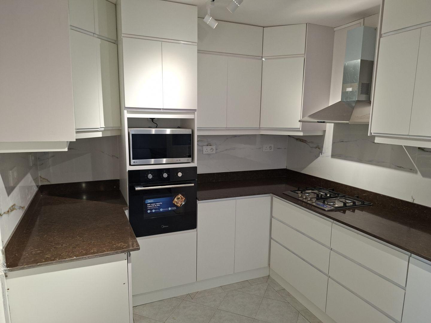 Duplex rénové de 3 chambres à vendre à Pointe aux Canonniers – Emplacement premium au nord de l’île Maurice