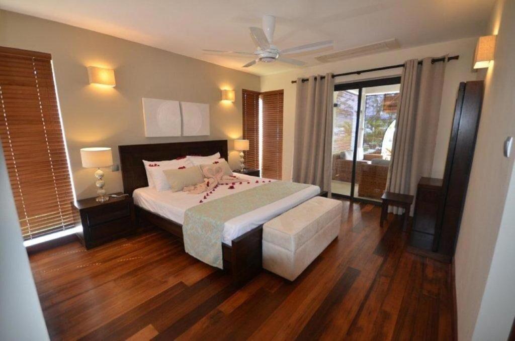 Appartement Pieds dans l’Eau à Vendre – Luxe et Élégance à Rivière Noire, Maurice