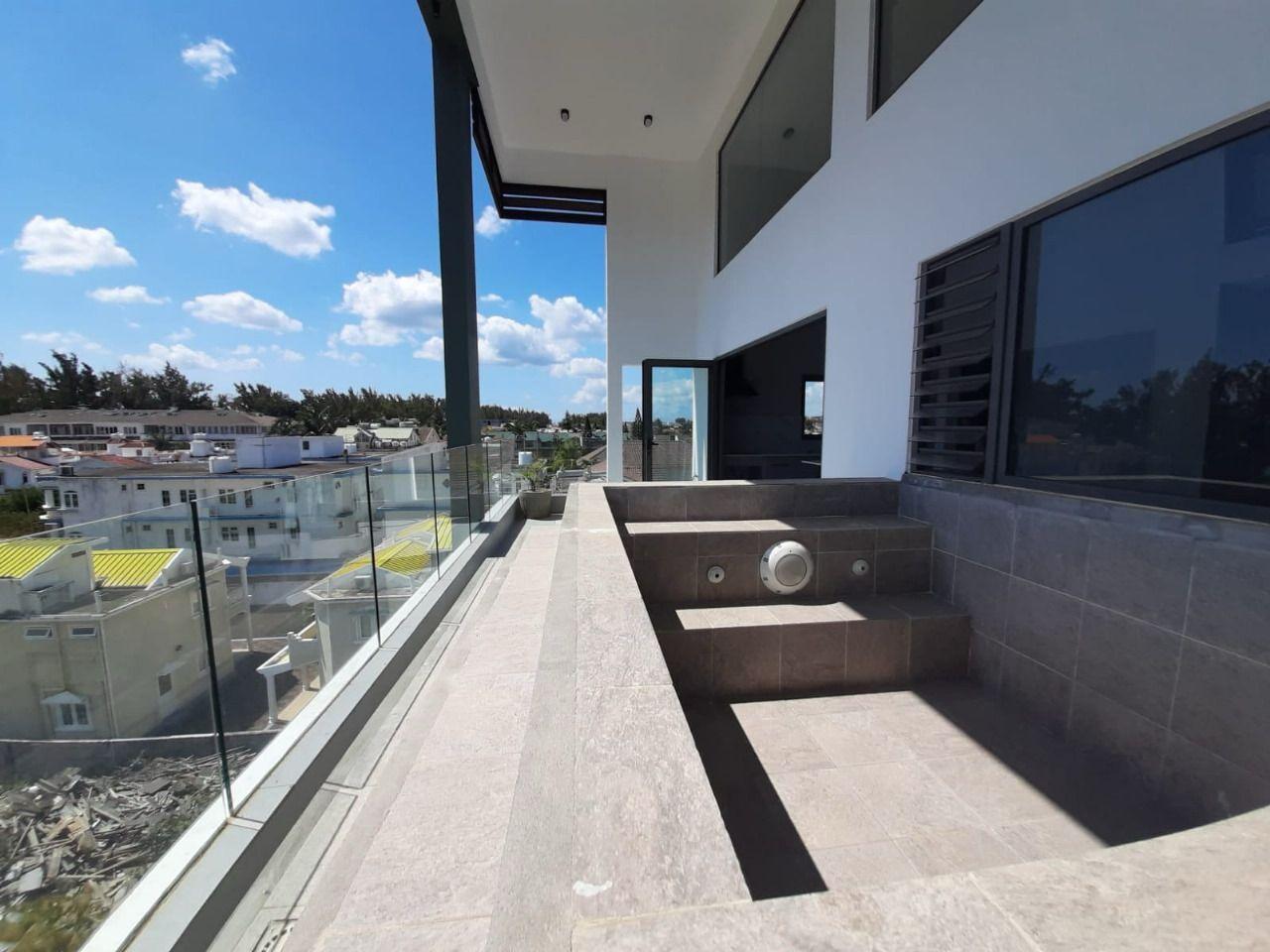 Penthouse de luxe de 3 chambres à vendre à Flic en Flac | Mavis Properties Mauritius