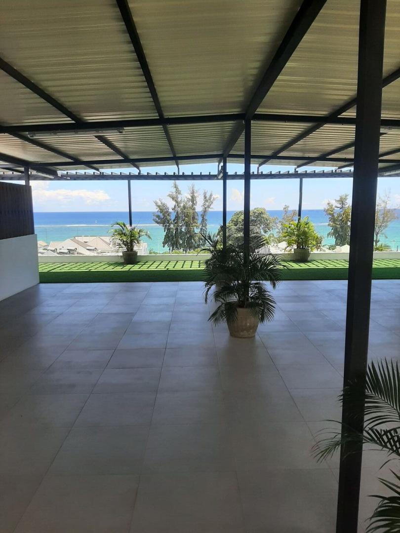 Penthouse de luxe de 3 chambres à vendre à Flic en Flac | Mavis Properties Mauritius