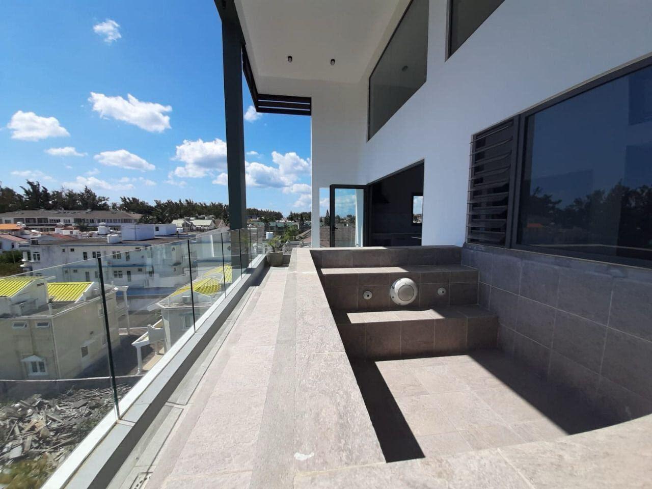 Penthouse de luxe de 3 chambres à vendre à Flic en Flac | Mavis Properties Mauritius