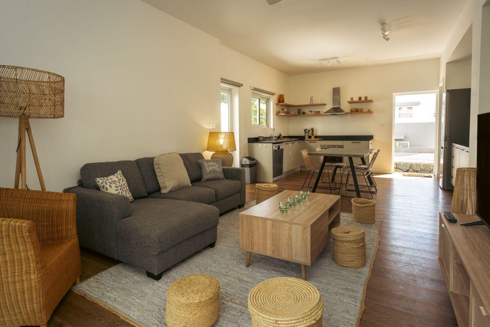 Duplex RES de Luxe de 3 Chambres à Vendre à West 17, Black River – Accessible aux Acquéreurs Étrangers