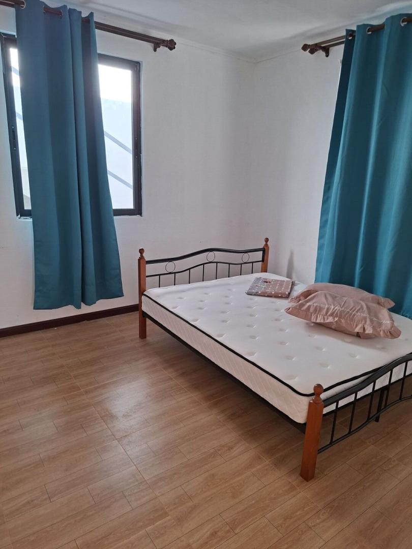 Maison à vendre à L'Espérance Piton – Propriété spacieuse de 2 chambres avec grand espace de stationnement