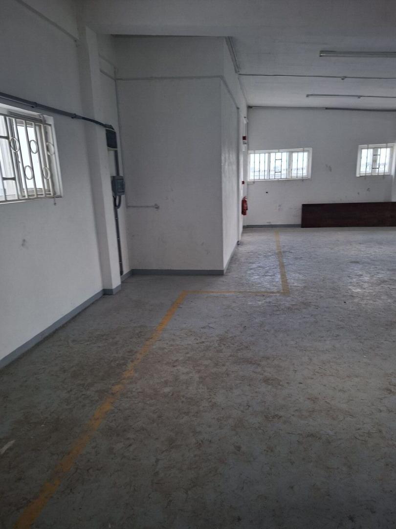 Espace commercial de 500 m² à louer sur Military Road, Port-Louis – Emplacement stratégique pour votre entreprise